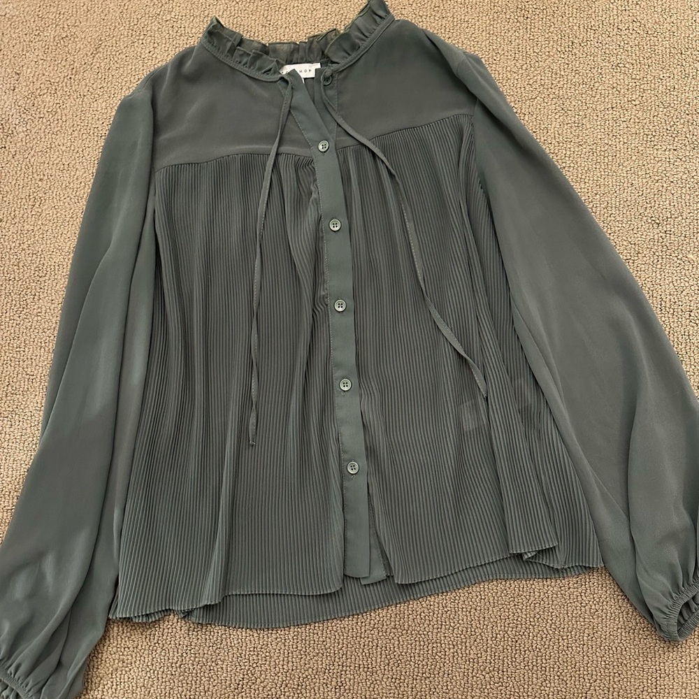 Beautiful green top shop blouse